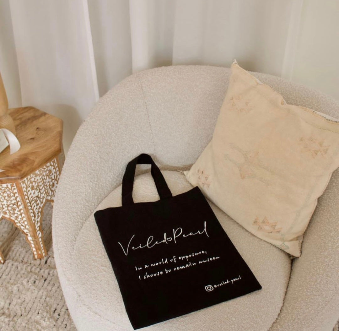 Veiled Pearl tote